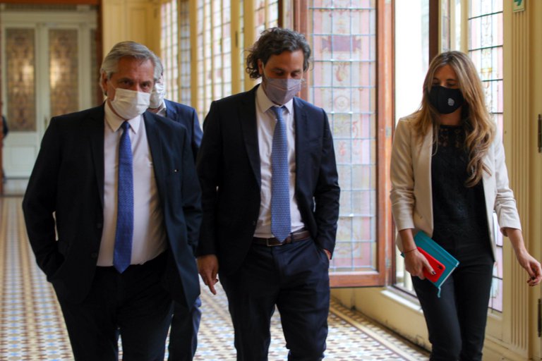 El Gobierno anunció que retomó el diálogo con la vacuna de Pfizer