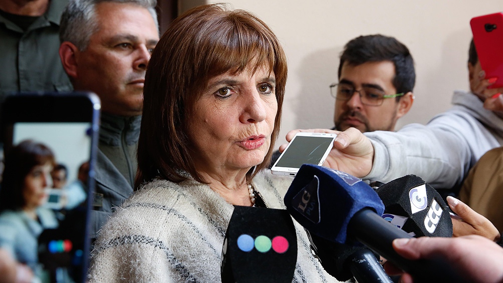 Bullrich propuso dar las Islas Malvinas a Pfizer a cambio de vacunas