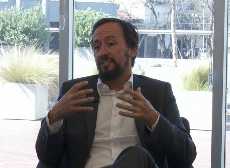 "A la gente no le gusta que los políticos se peleen en un momento de crisis"