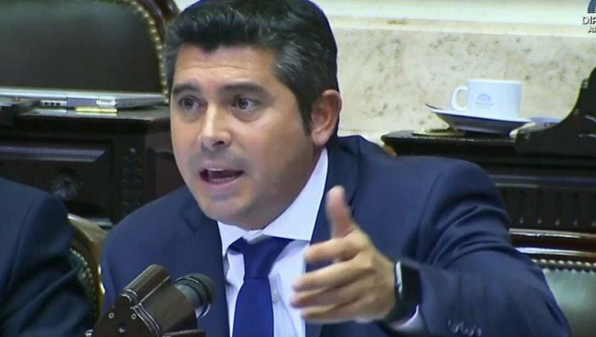 Un diputado de JxC echó a un asesor en plena sesión: "Sos un pelotudo"