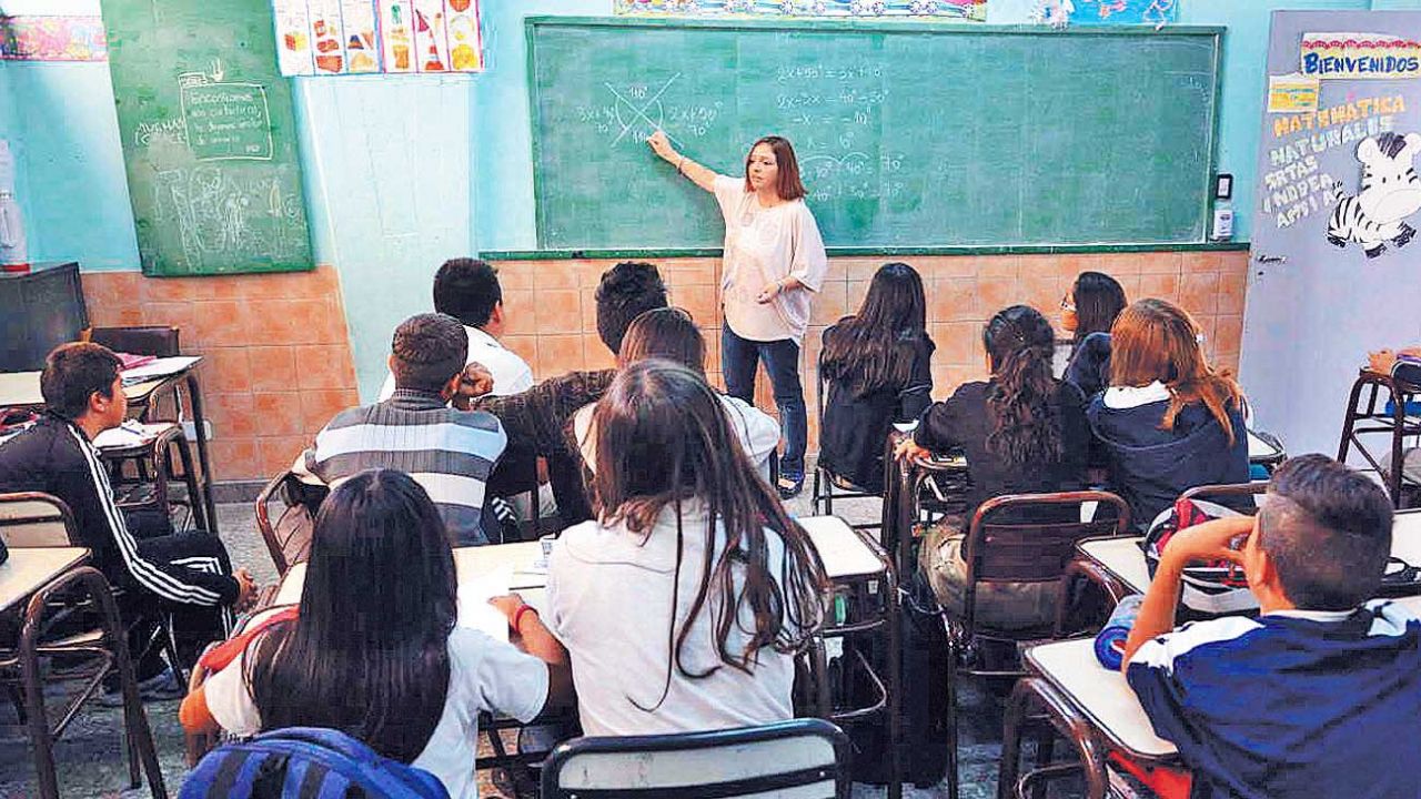 Sicilano y Kicillof se cruzaron por las reformas en la escuela secundaria