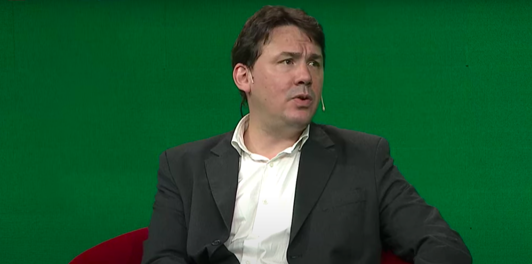 Echaron al Subsecretario de Energía que respondía a Cristina