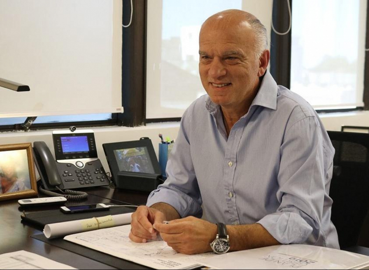 Grindetti: "Vivo con angustia cuando entran en la grieta"