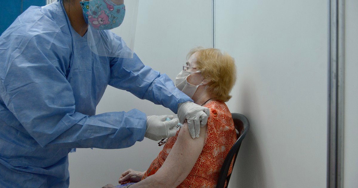 El GCBA dijo que "las vacunas que tenemos alcanzan para la mitad de los anotados"