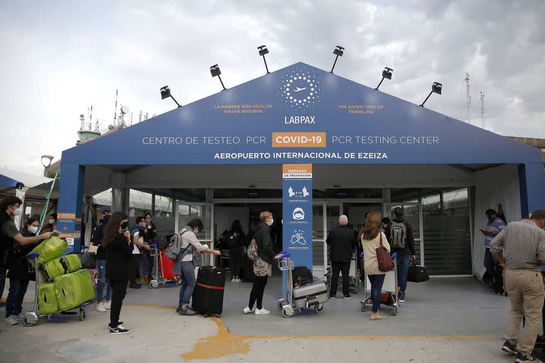 Salud se desligó del tema de los testeos en Ezeiza y apuntó a Aeropuertos 2000