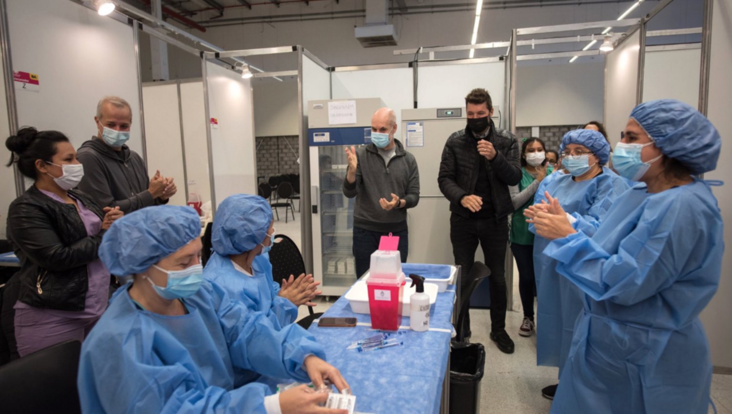 Tinelli se mostró con Larreta y recorrieron el vacunatorio de San Lorenzo