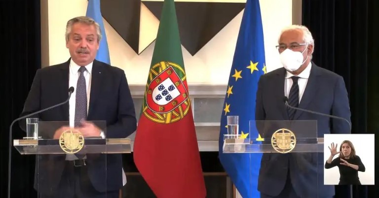 En Portugal, Fernández pidió cambiar al FMI y criticó a Astrazeneca