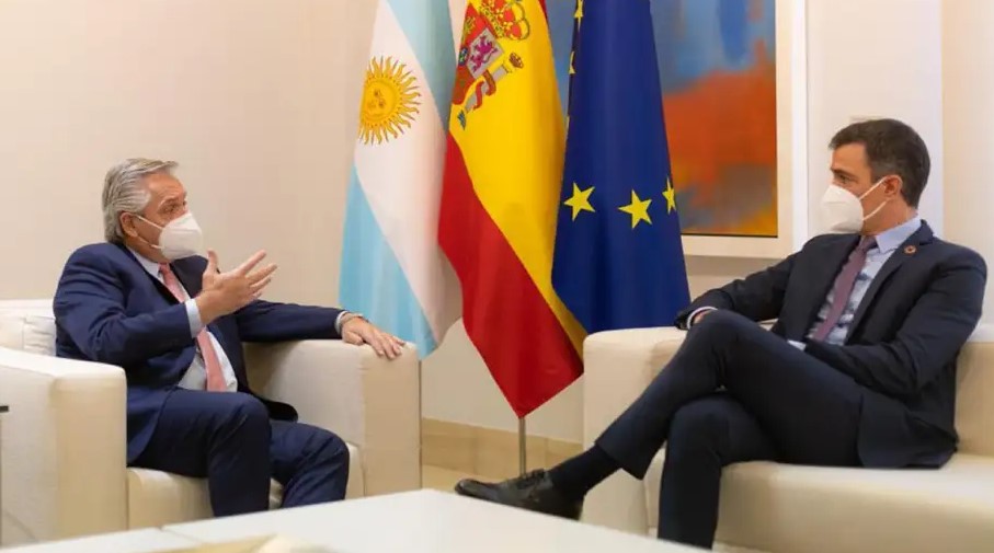 Gran apoyo de España a Alberto Fernández con el FMI y la patente de vacunas