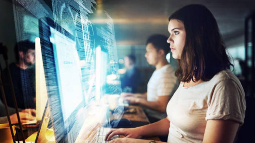 AMBA: la proporción de mujeres que se postulan en IT es un tercio menor a la del promedio