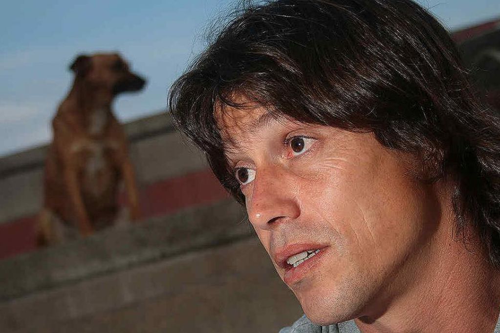 Azul reclama que autoricen las vacunas contra el Covid que ofreció Almeyda