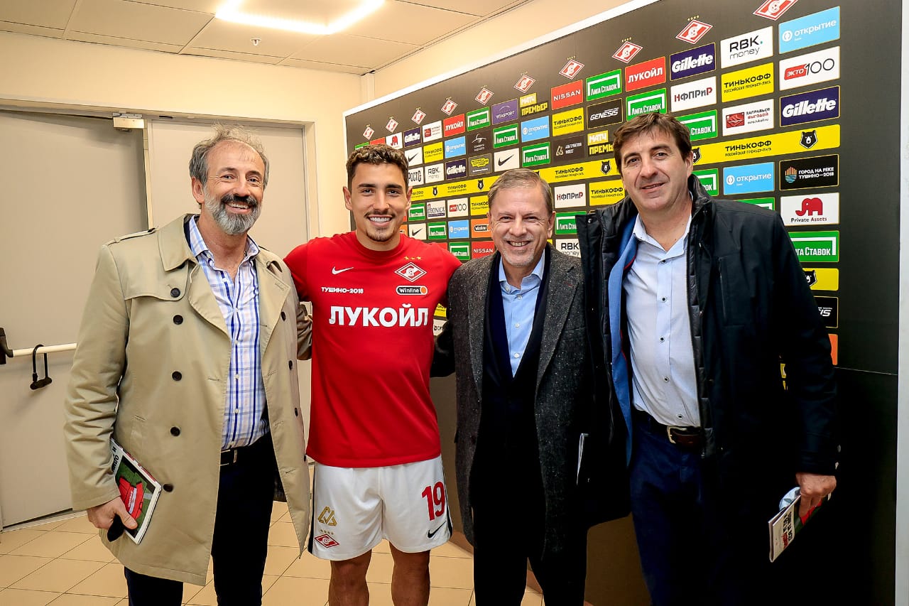 El embajador argentino en Rusia participó de un partido de fútbol