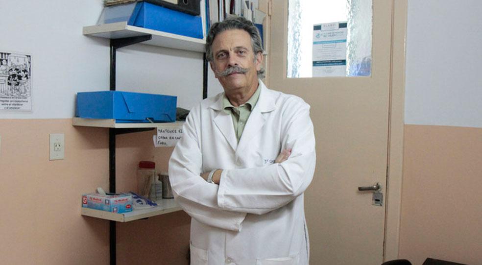 Un asesor del Gobierno pide restricciones hasta bajar a 4 mil casos diarios