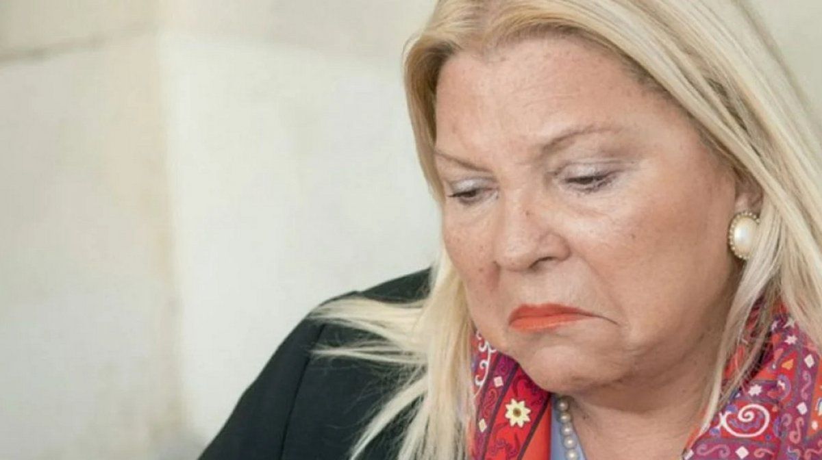 Carrió volvió a criticar a Macri: "No se puede tener dos caras"