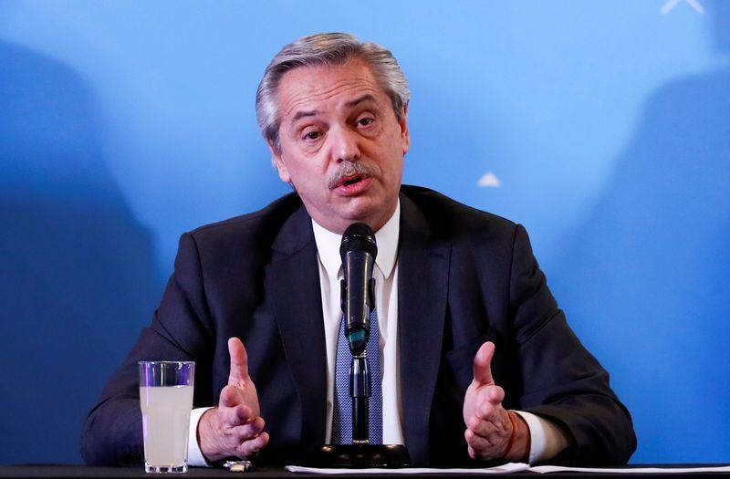 Fernández: "Los enfermeros no son personal administrativo"