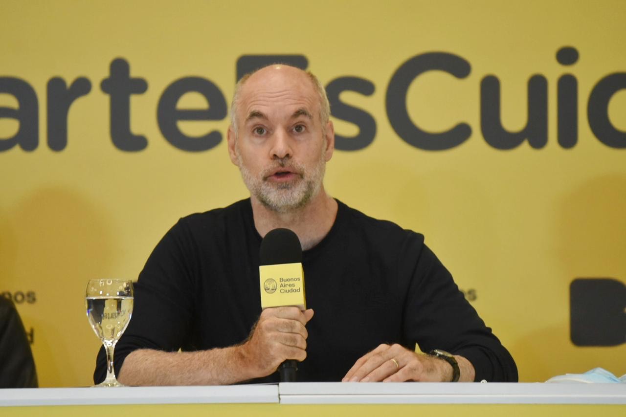 Larreta corta clases presenciales por tres días y restringe circulación y reuniones