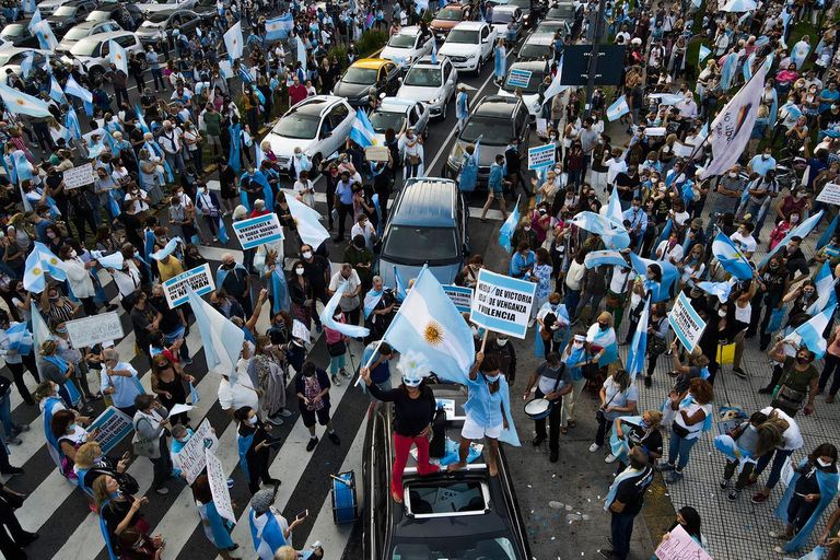 A pesar del confinamiento, hubo protestas en el Obelisco y en varias ciudades