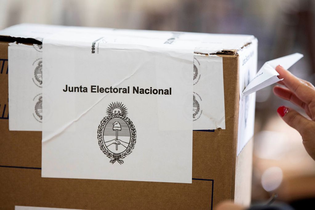 El Gobierno promulgó la ley que modifica la fecha de las elecciones