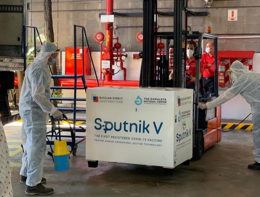 Comenzó la distribución de 371.400 vacunas Sputnik en todo el país