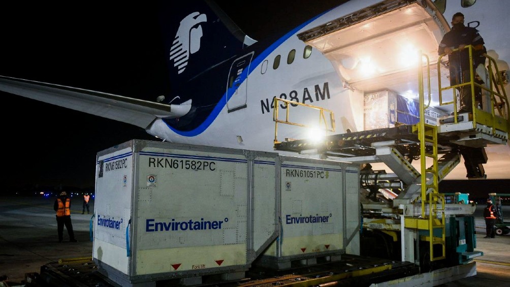Arribaron 811.000 vacunas de Astrazeneca desde México