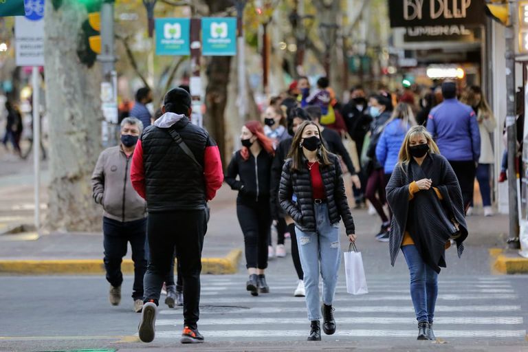 Nuevo DNU: cuáles son las actividades habilitadas y restringidas