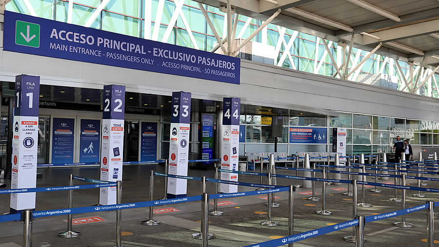 El Gobierno ratificó la suspensión de nuevos destinos y la reducción de vuelos con Europa