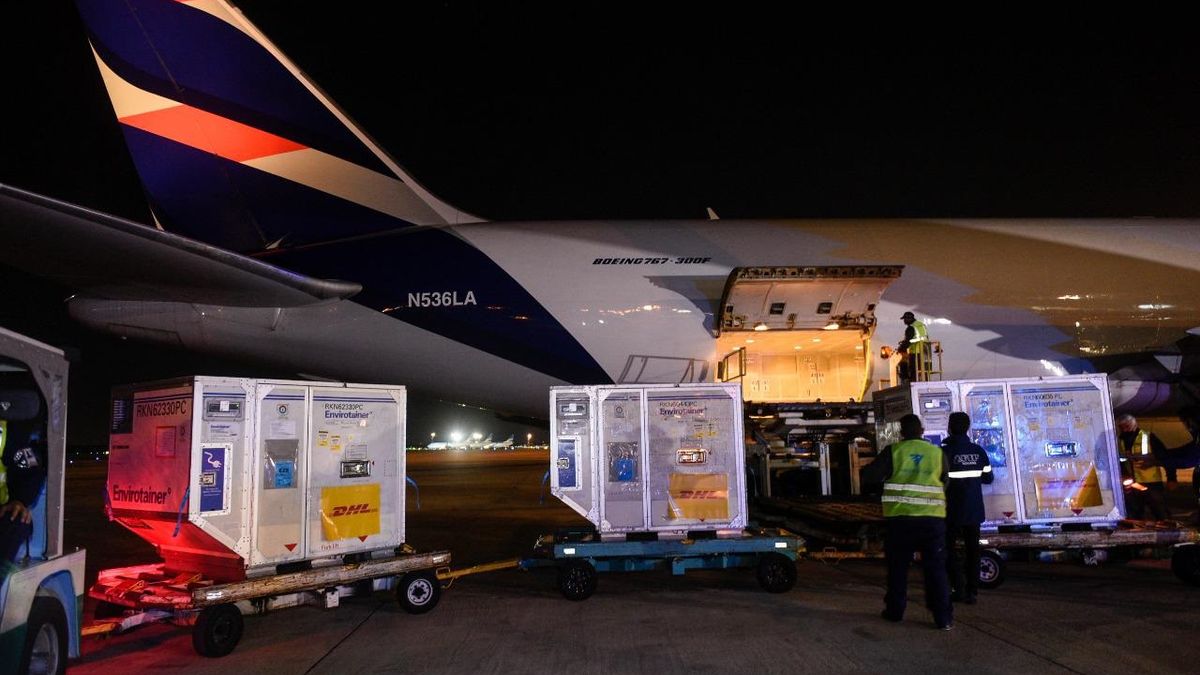 Llegaron más de un millón de vacunas AstraZeneca desde los Estados Unidos