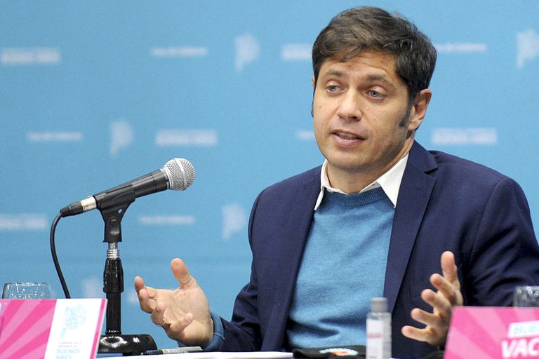 Kicillof pedirá hasta 4,3 millones de pesos de multa para los que regresen del país