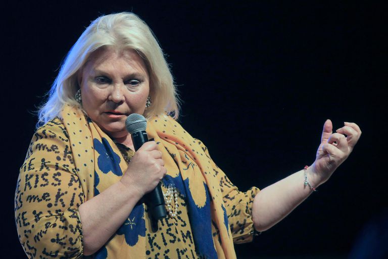 Carrió también baja su candidatura en la Provincia