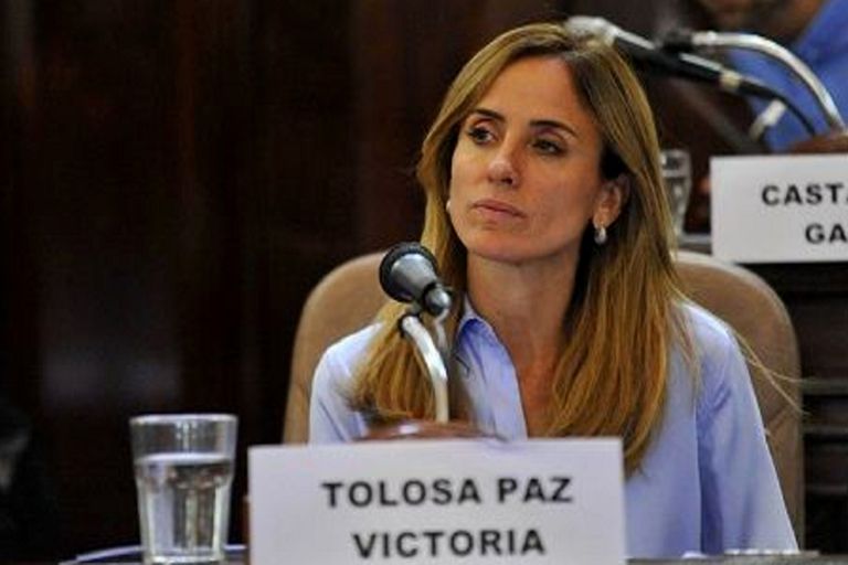 Según una encuesta, Tolosa Paz triunfaría sobre Manes en las elecciones