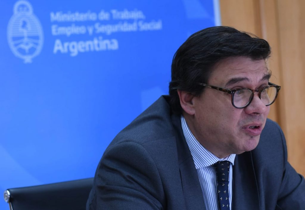 Por la inflación, el Gobierno reabrirá las paritarias estatales en agosto