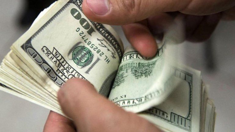 Nuevas restricciones al dólar: las flamantes medidas del Gobierno