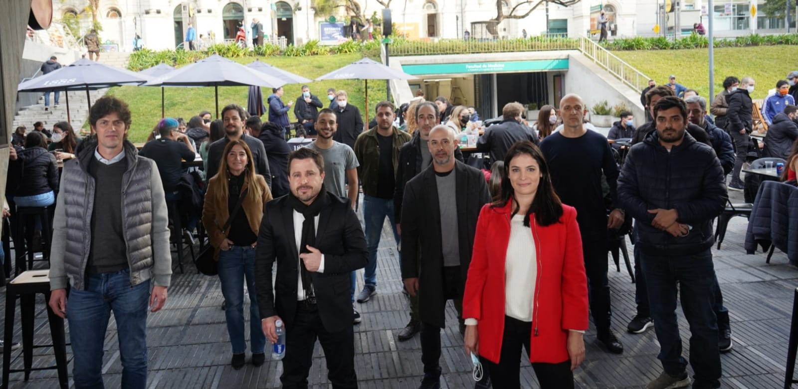 Tetaz se lanzó en la Ciudad: "Están en juego instituciones de la república"