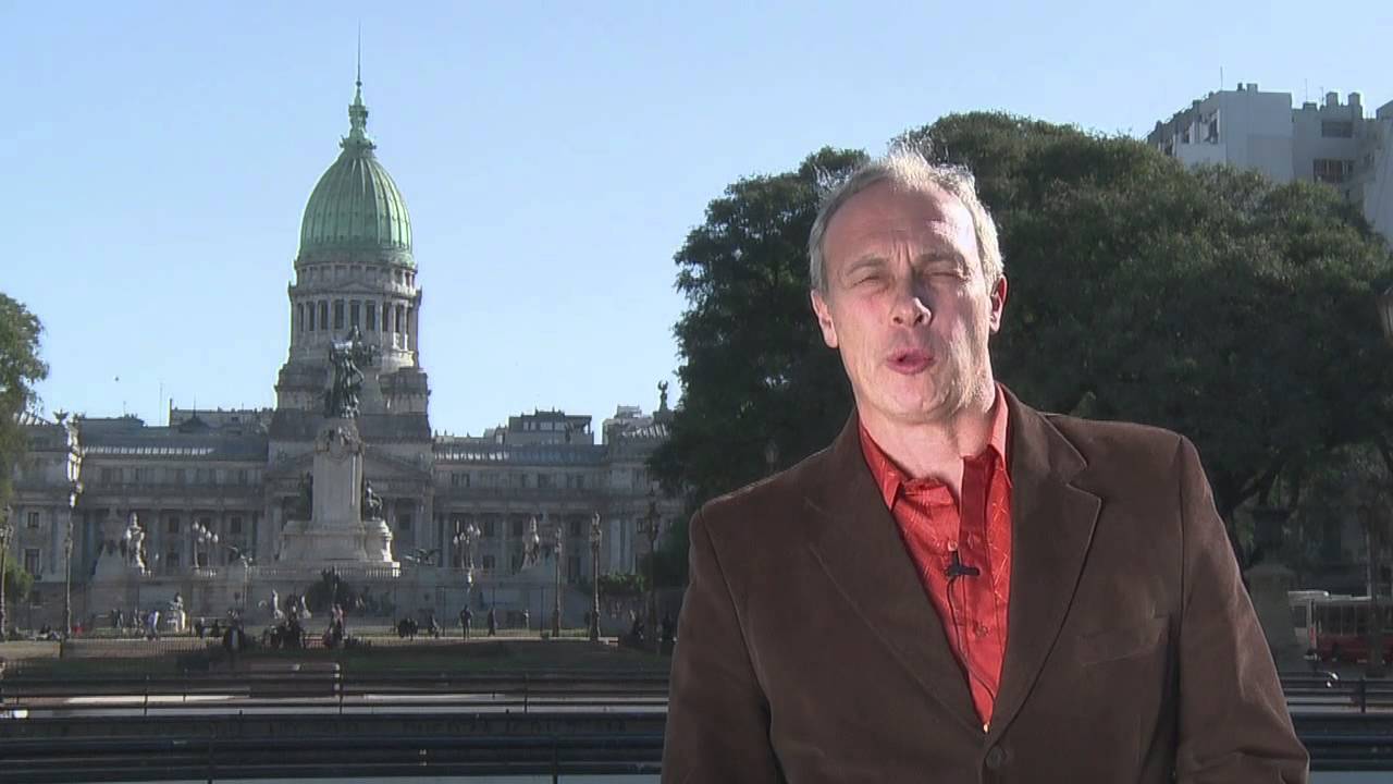 Bergenfeld: "Hay gente que tiene el vuelo reprogramado para octubre"