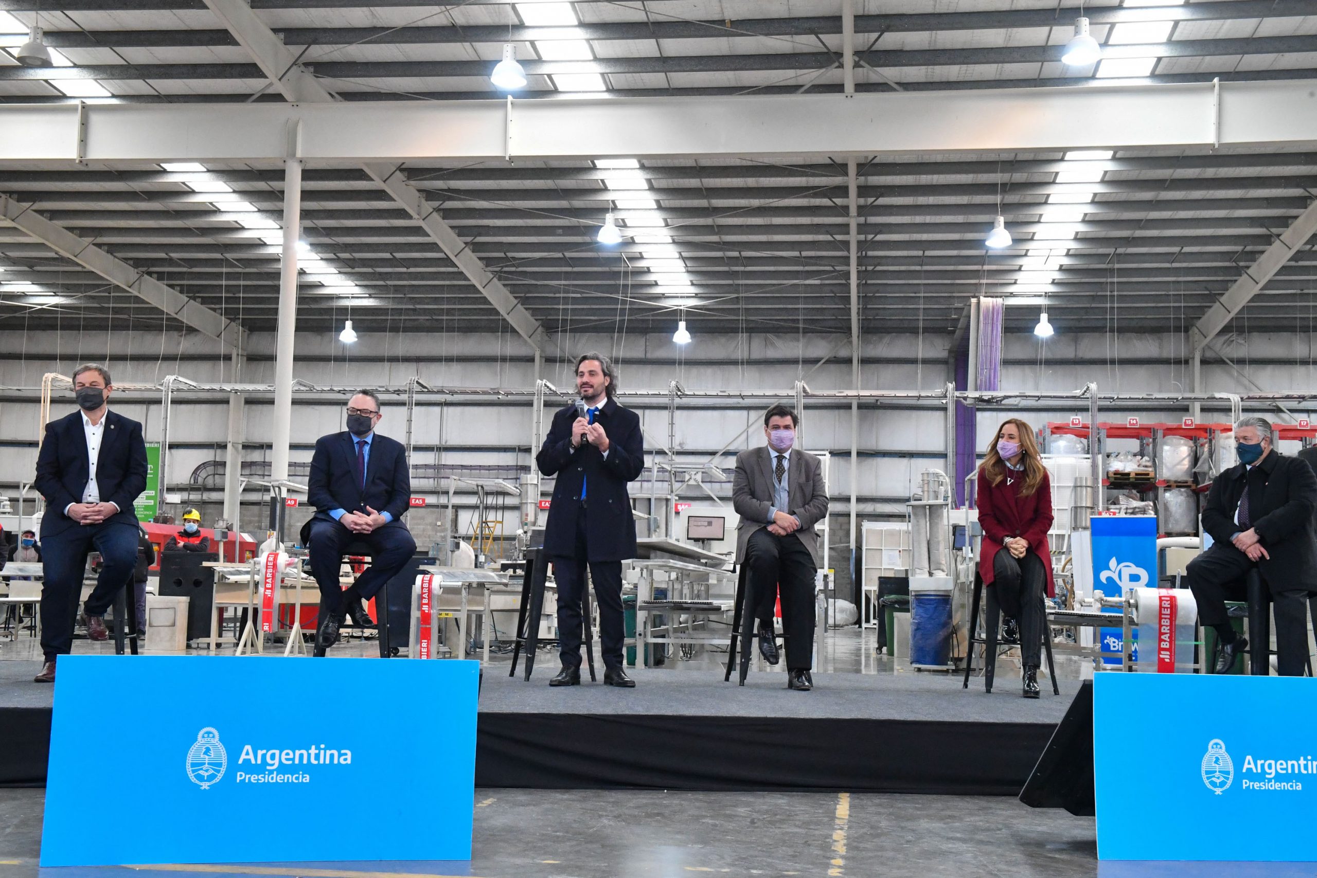 Cafiero, con Tolosa Paz, presentó Te Sumo para generar empleo para los jóvenes