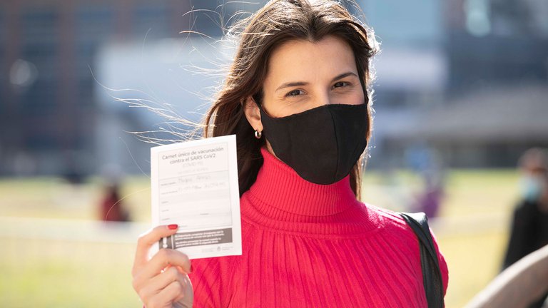 Siete mil adolescentes se inscribieron en un día para vacunarse en CABA