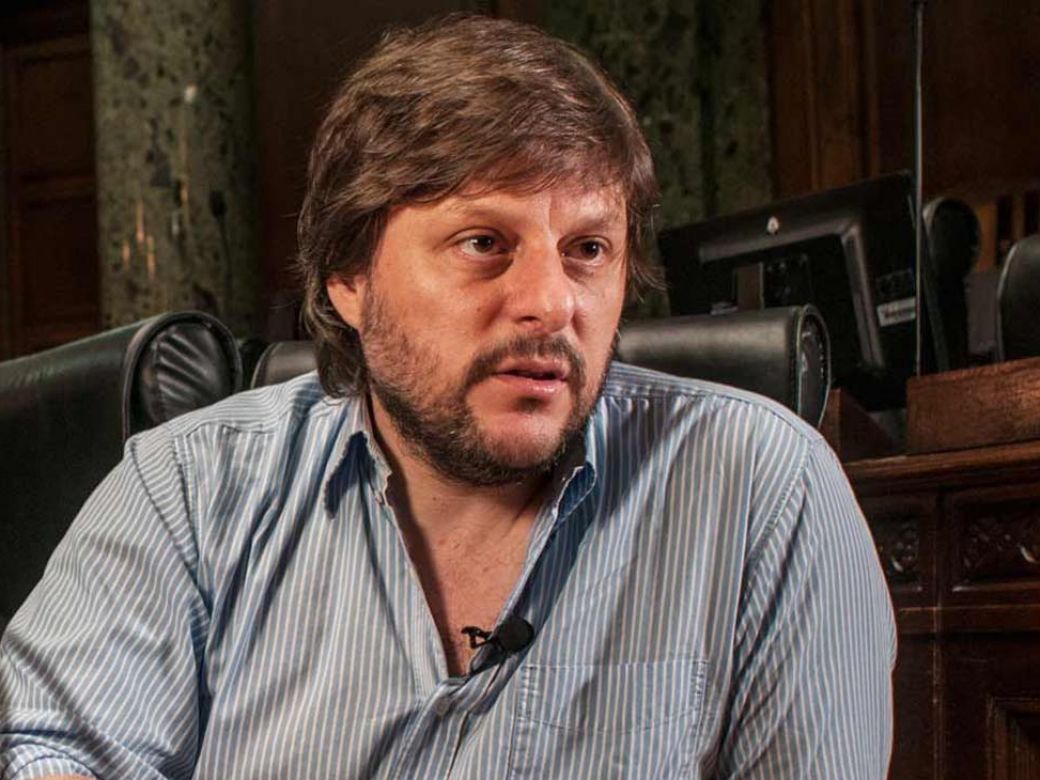 "La política de vivienda se tiene que inspirar en el Procrear y no en Costa Salguero"