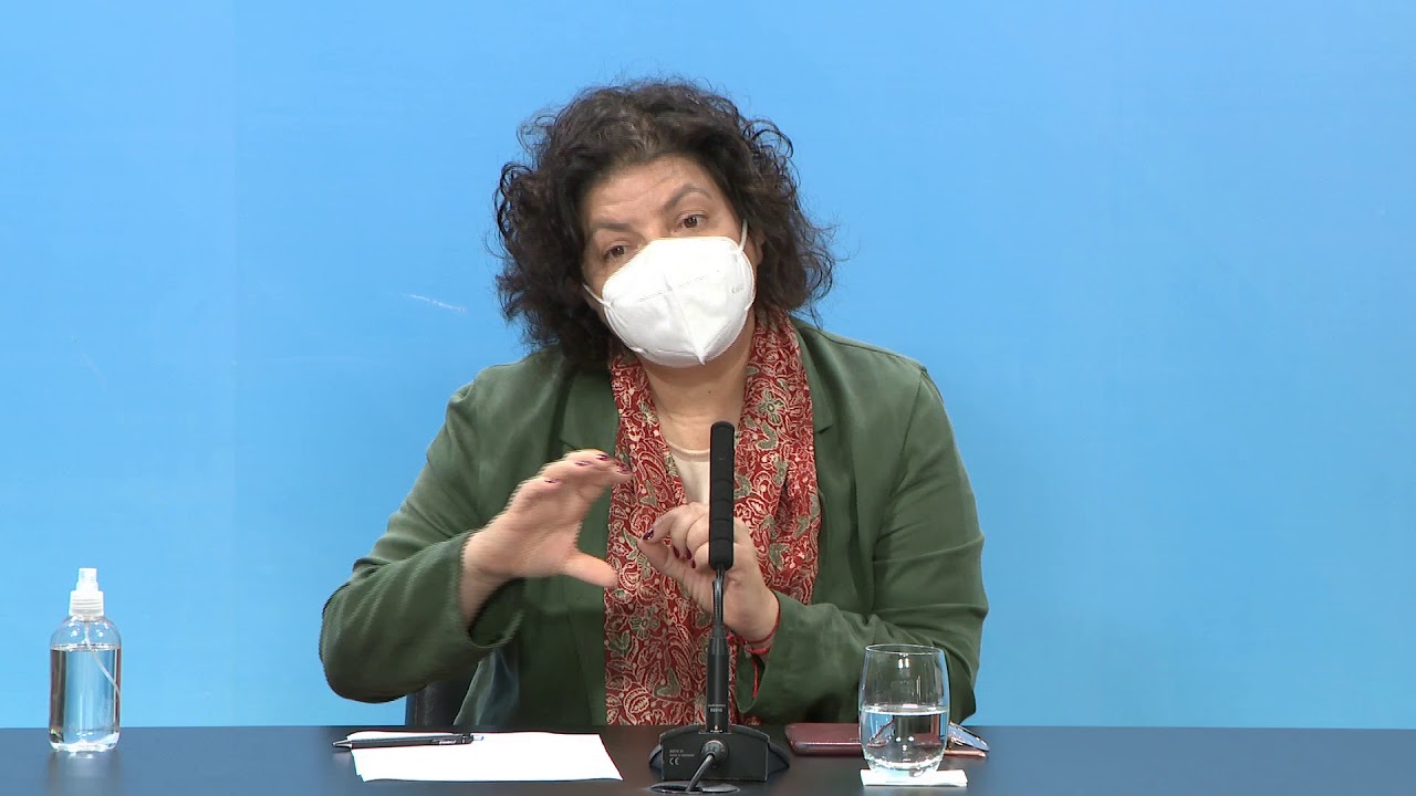 Vizzotti admitió que si hubieran vacunado antes habría menos muertos