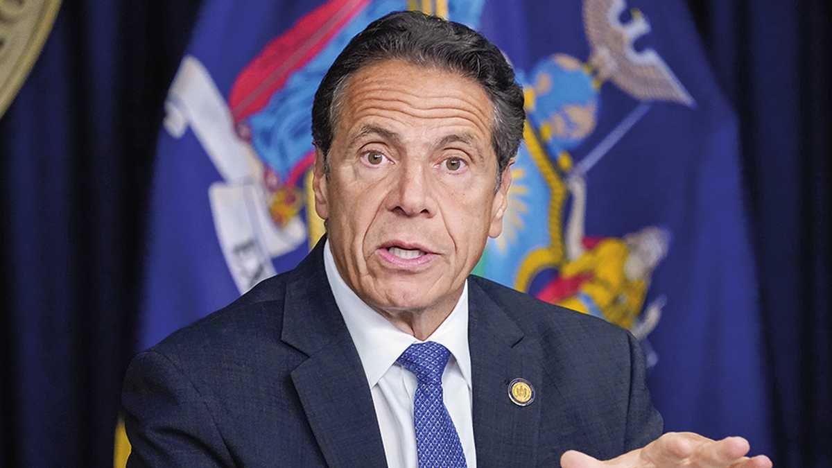 Renunció el gobernador de Nueva York tras ser acusado de acoso sexual