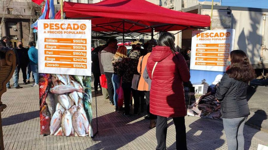 Realizan un "pescadazo" en el Congreso por la baja del Río Paraná