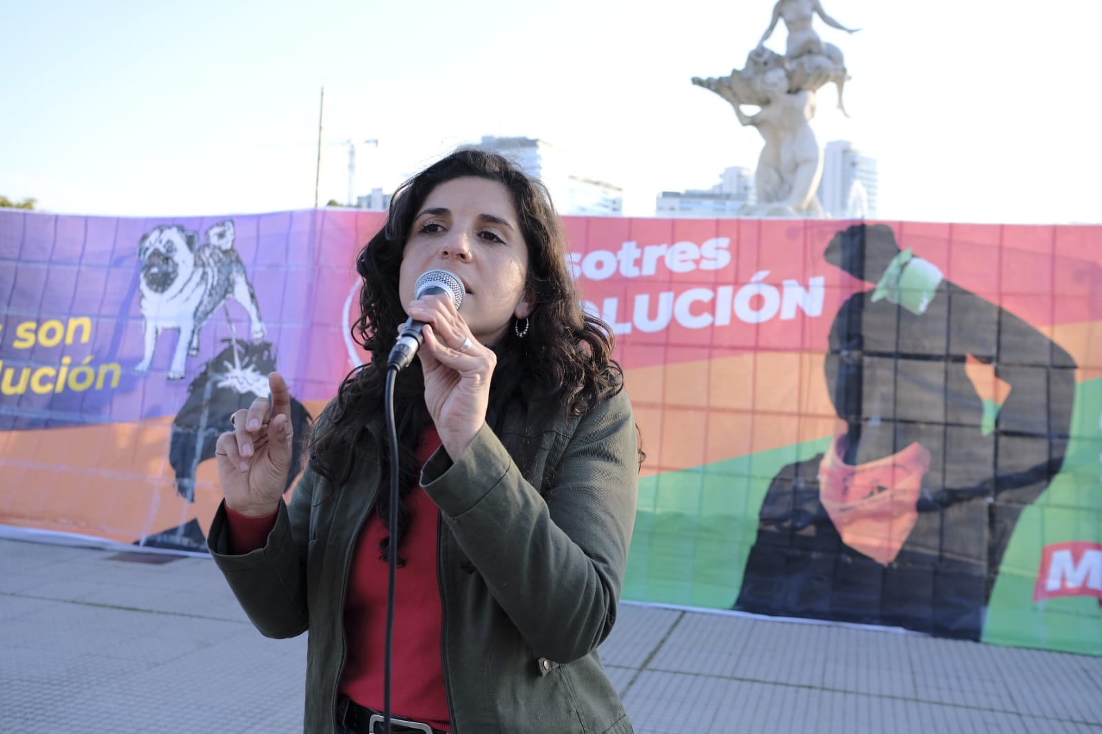 Cele Fierro, contra Milei: "La derecha vende humo"