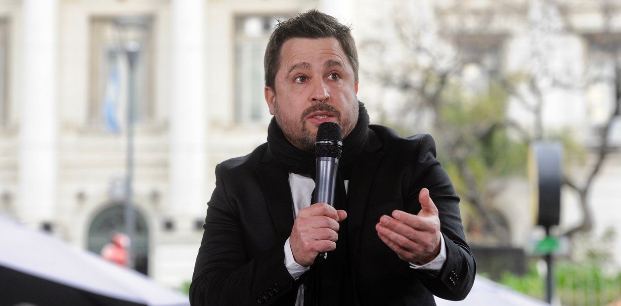 Tetaz: “La plata que manda el FMI es para asegurarse que Argentina le pague"