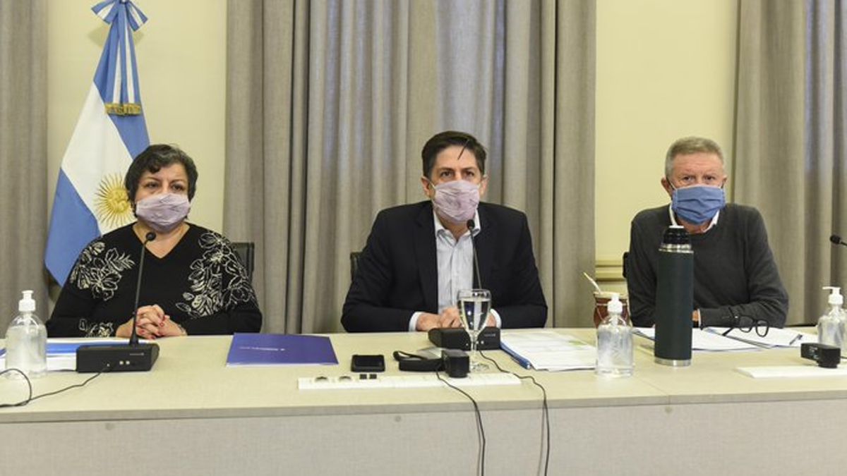 Trotta se reunió con especialistas para incrementar la presencialidad