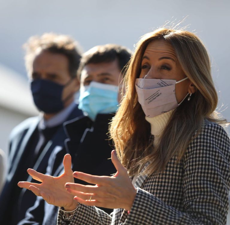 Tolosa Paz insiste y desafía a Santilli a un debate público antes de las PASO