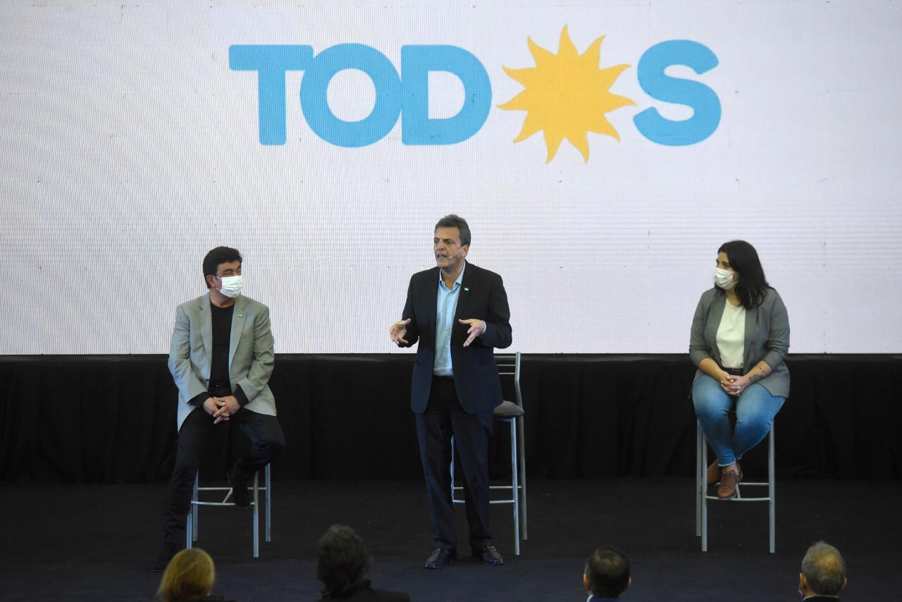 Massa jugó fuerte: "Frente a la timba de otros, nosotros elegimos el trabajo"