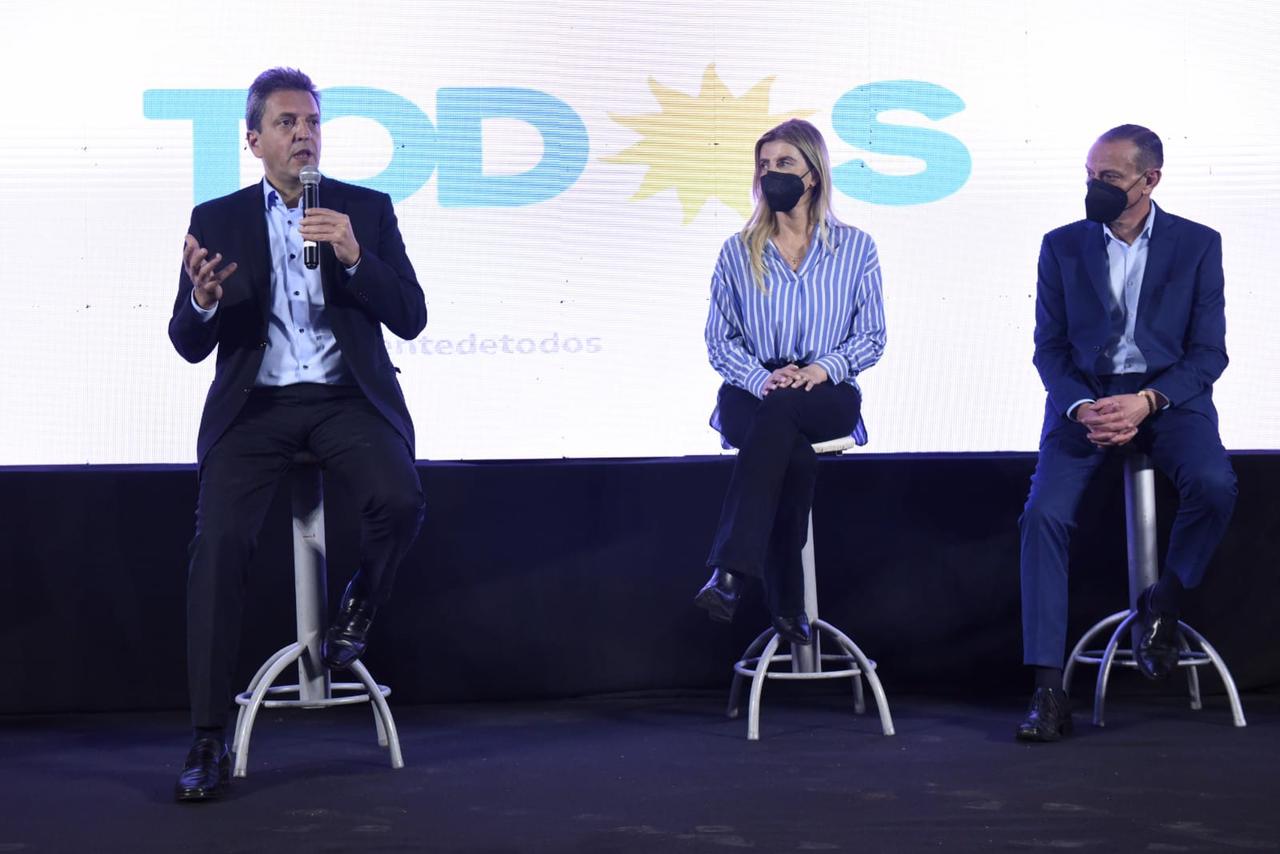 Massa: "Se debate si queremos un país productivo o uno de especulación"