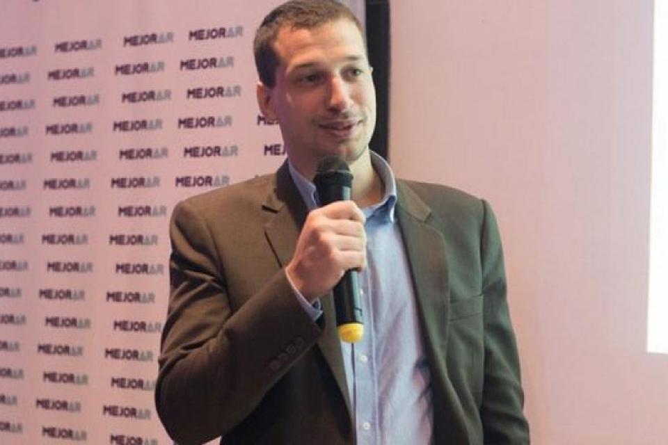 "La falta de vacunas generó más muertes que la dictadura militar"