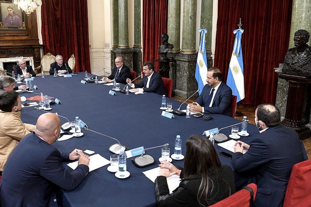 Massa se reunió con los fabricantes de maquinaria agrícola