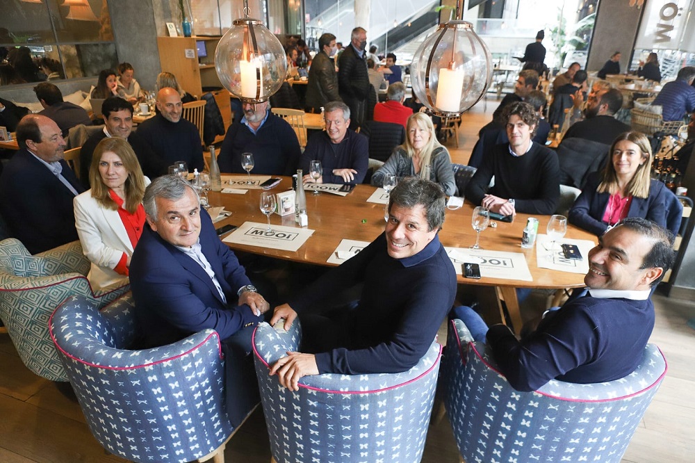 Manes recibió el respaldo de Valdés y de referentes de la UCR