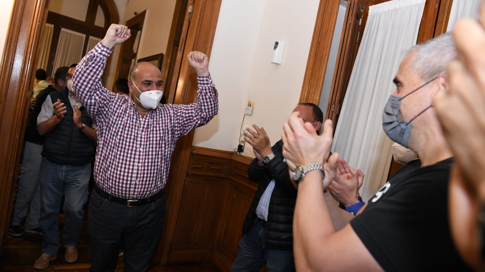 Doblete de Manzur en Tucumán: le ganó a Jaldo y derrotó a JxC