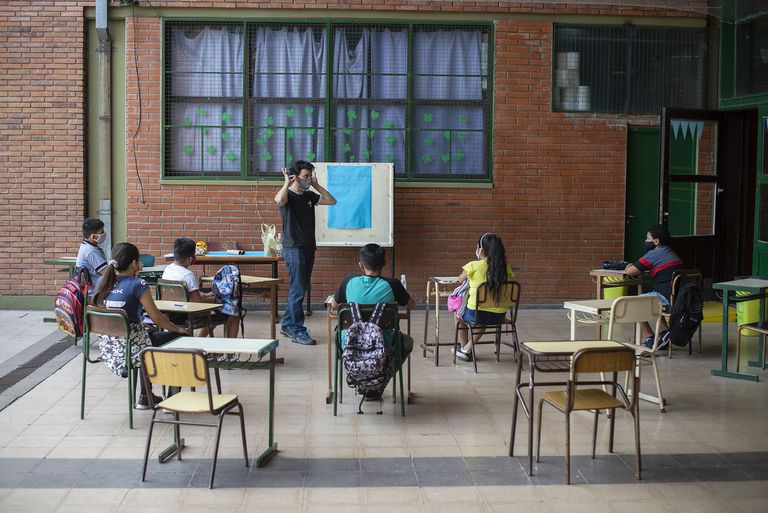 Se modificó el esquema burbujas en las escuelas de la Ciudad